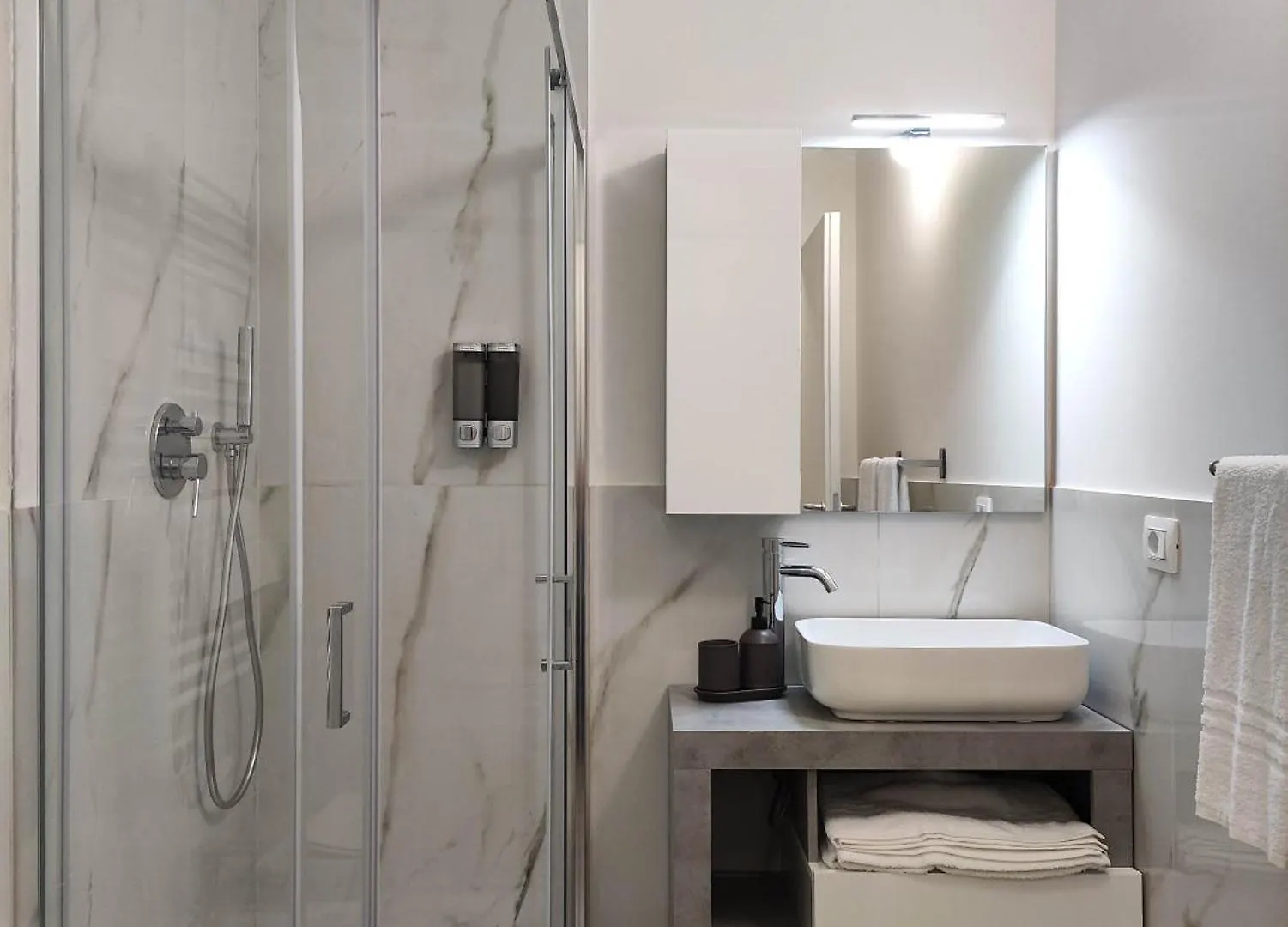 Fantastic Loft Famagosta Parkingnetflix Apartment Milan